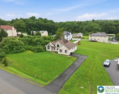 86 E Northpark Drive - Photo Thumbnail 4