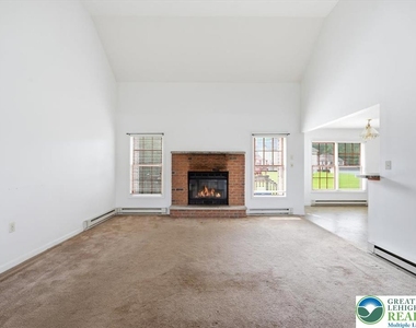 86 E Northpark Drive - Photo Thumbnail 11