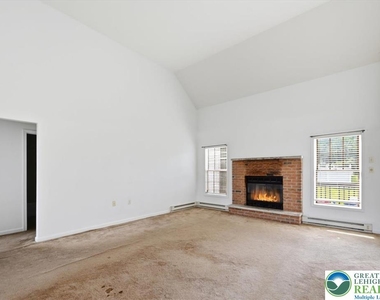 86 E Northpark Drive - Photo Thumbnail 12