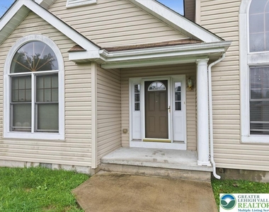 86 E Northpark Drive - Photo Thumbnail 6