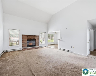 86 E Northpark Drive - Photo Thumbnail 9
