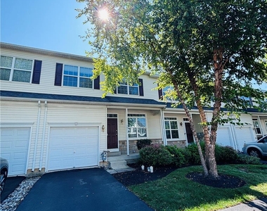 1011 King Way - Photo Thumbnail 1
