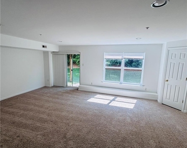 1011 King Way - Photo Thumbnail 7