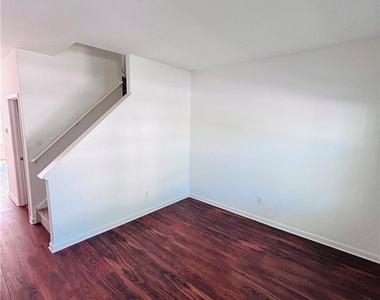 1011 King Way - Photo Thumbnail 20