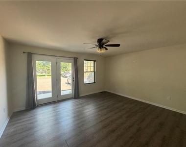 653 Linden Street - Photo Thumbnail 5