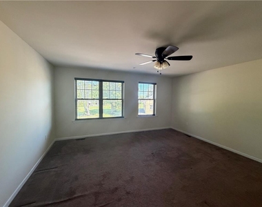 653 Linden Street - Photo Thumbnail 6