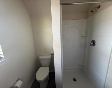 653 Linden Street - Photo Thumbnail 10