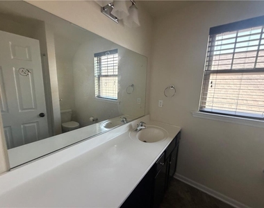653 Linden Street - Photo Thumbnail 9