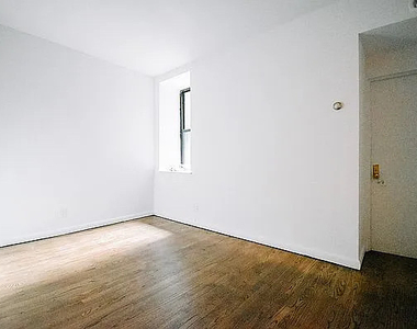 186 Claremont Avenue - Photo Thumbnail 1