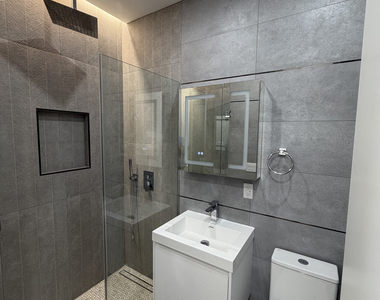 340 East 78th Street - Photo Thumbnail 3