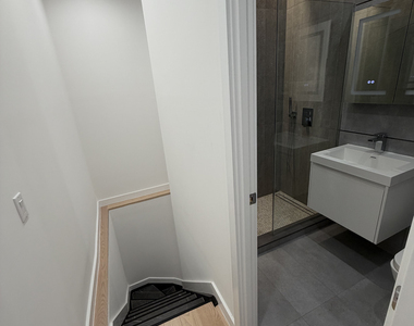 340 East 78th Street - Photo Thumbnail 5
