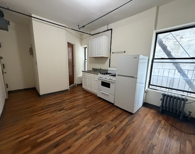 East 14th Street - Photo Thumbnail 1