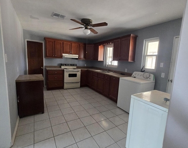 323 Mary Jeanne Lane - Photo Thumbnail 2