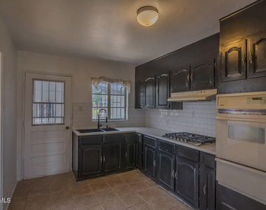 4029 Hueco Avenue - Photo Thumbnail 8