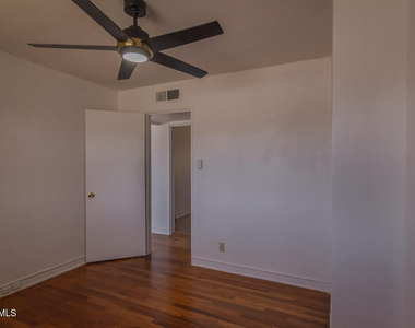 4029 Hueco Avenue - Photo Thumbnail 11