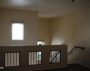 5817 Lawndale Drive - Photo Thumbnail 8