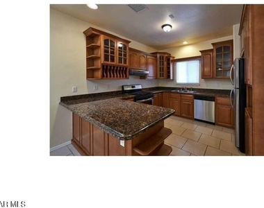 5817 Lawndale Drive - Photo Thumbnail 16
