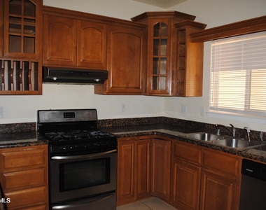 5817 Lawndale Drive - Photo Thumbnail 5