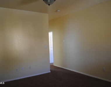 5817 Lawndale Drive - Photo Thumbnail 7