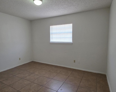 3005 Barkarian Place - Photo Thumbnail 18
