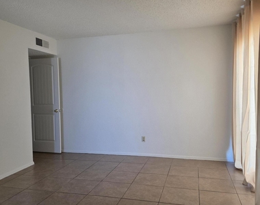 3005 Barkarian Place - Photo Thumbnail 23