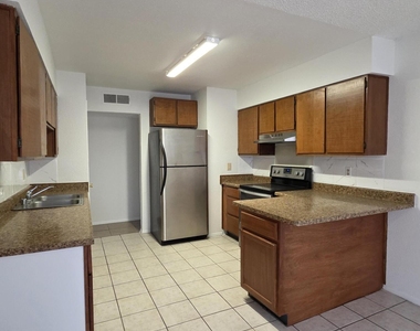 3005 Barkarian Place - Photo Thumbnail 9