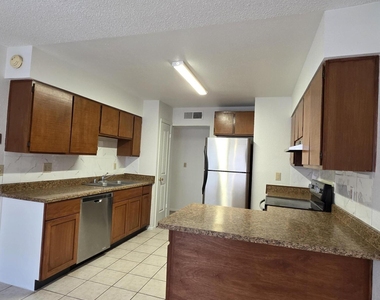 3005 Barkarian Place - Photo Thumbnail 10