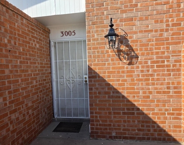 3005 Barkarian Place - Photo Thumbnail 1