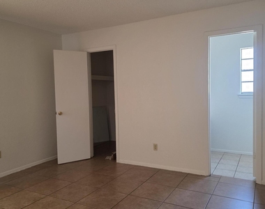 3005 Barkarian Place - Photo Thumbnail 24