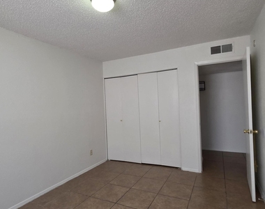 3005 Barkarian Place - Photo Thumbnail 17