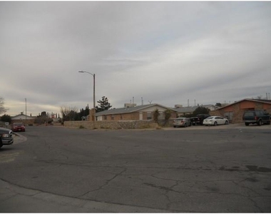 3005 Barkarian Place - Photo Thumbnail 31