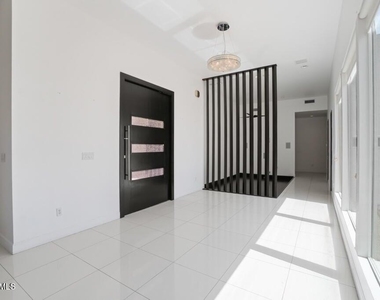 6324 Via Serena Drive - Photo Thumbnail 20