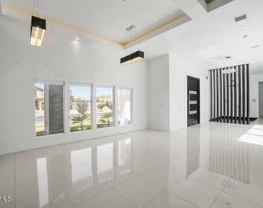 6324 Via Serena Drive - Photo Thumbnail 19