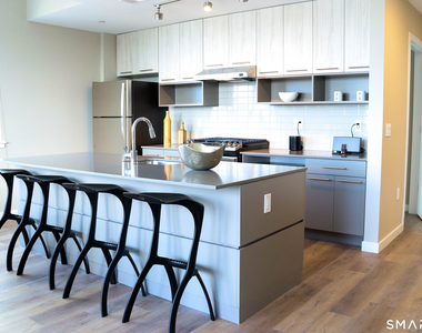 880 Pacific Street - Photo Thumbnail 9