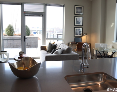 880 Pacific Street - Photo Thumbnail 4