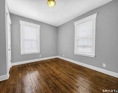 248 Nicoll Street - Photo Thumbnail 9