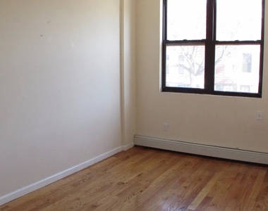 72 Buffalo Avenue - Photo Thumbnail 4