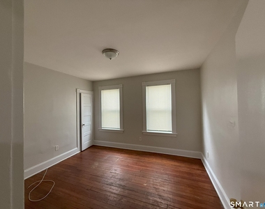 111 Smith Street - Photo Thumbnail 4