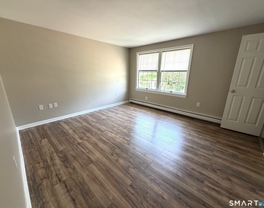 129 Main Street - Photo Thumbnail 10