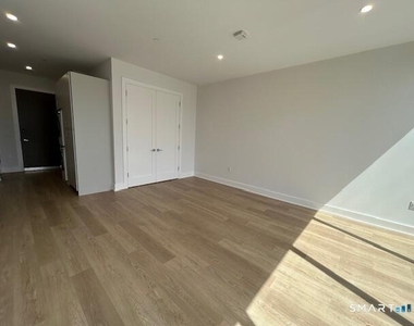 460a Summer Street - Photo Thumbnail 4