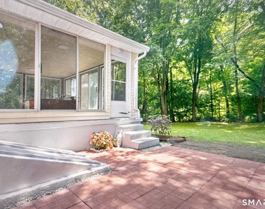 303 Bunker Hill Avenue - Photo Thumbnail 6