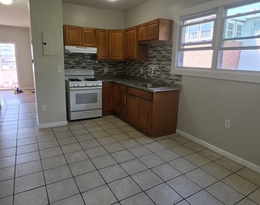 279 Captain Thomas Boulevard - Photo Thumbnail 8