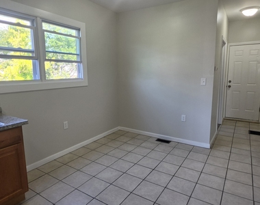 279 Captain Thomas Boulevard - Photo Thumbnail 6