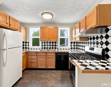 126 Booth Street - Photo Thumbnail 9