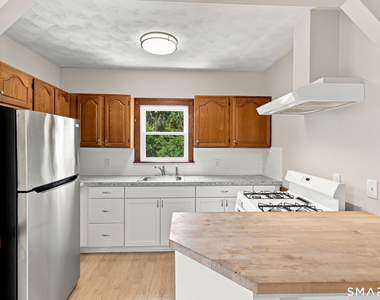 126 Booth Street - Photo Thumbnail 7