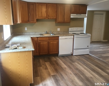 242 Main Street - Photo Thumbnail 2