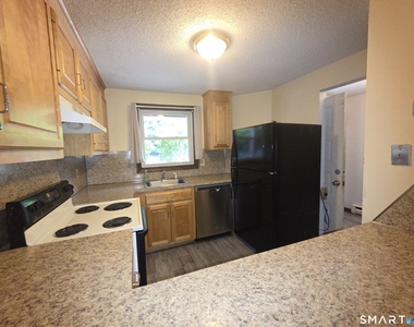 883 Rubber Avenue - Photo Thumbnail 1