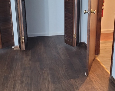 883 Rubber Avenue - Photo Thumbnail 11