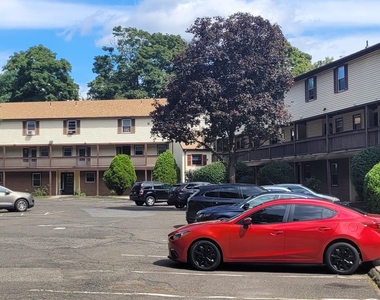 883 Rubber Avenue - Photo Thumbnail 3