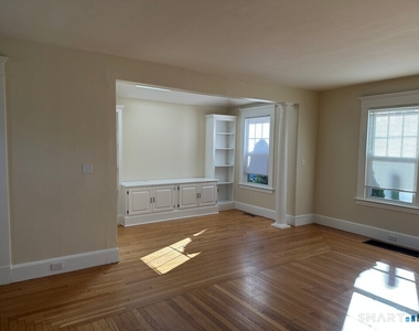 111 Russell Street - Photo Thumbnail 4